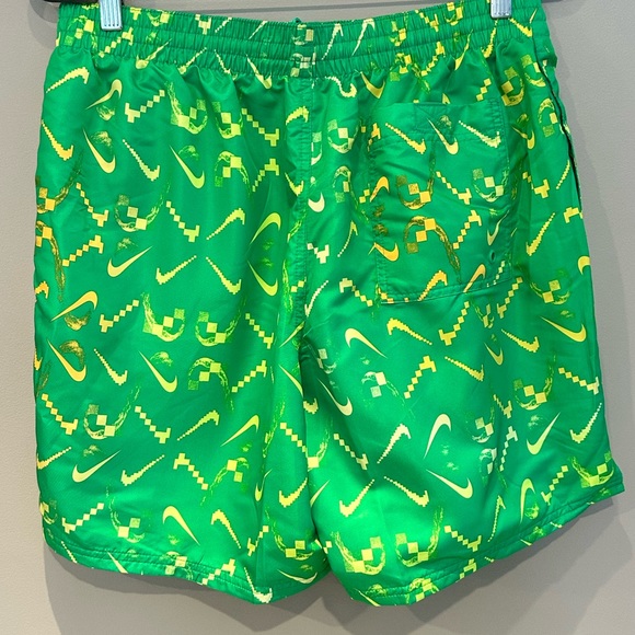 NEW Nike Men's 7" Green Print Swoosh Swim Trunks- Size Small - Picture 5 of 9